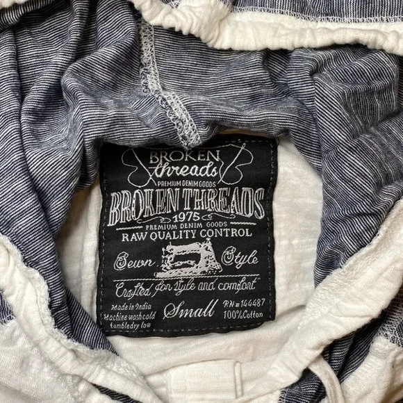 Men’s Broken Threads Hooded T-Shirt (LIKE NEW) - Picture 4 of 5